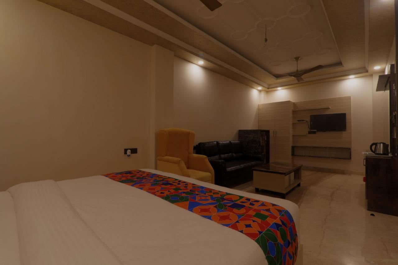 מלון לקנאו Shri Tirupati Residency מראה חיצוני תמונה