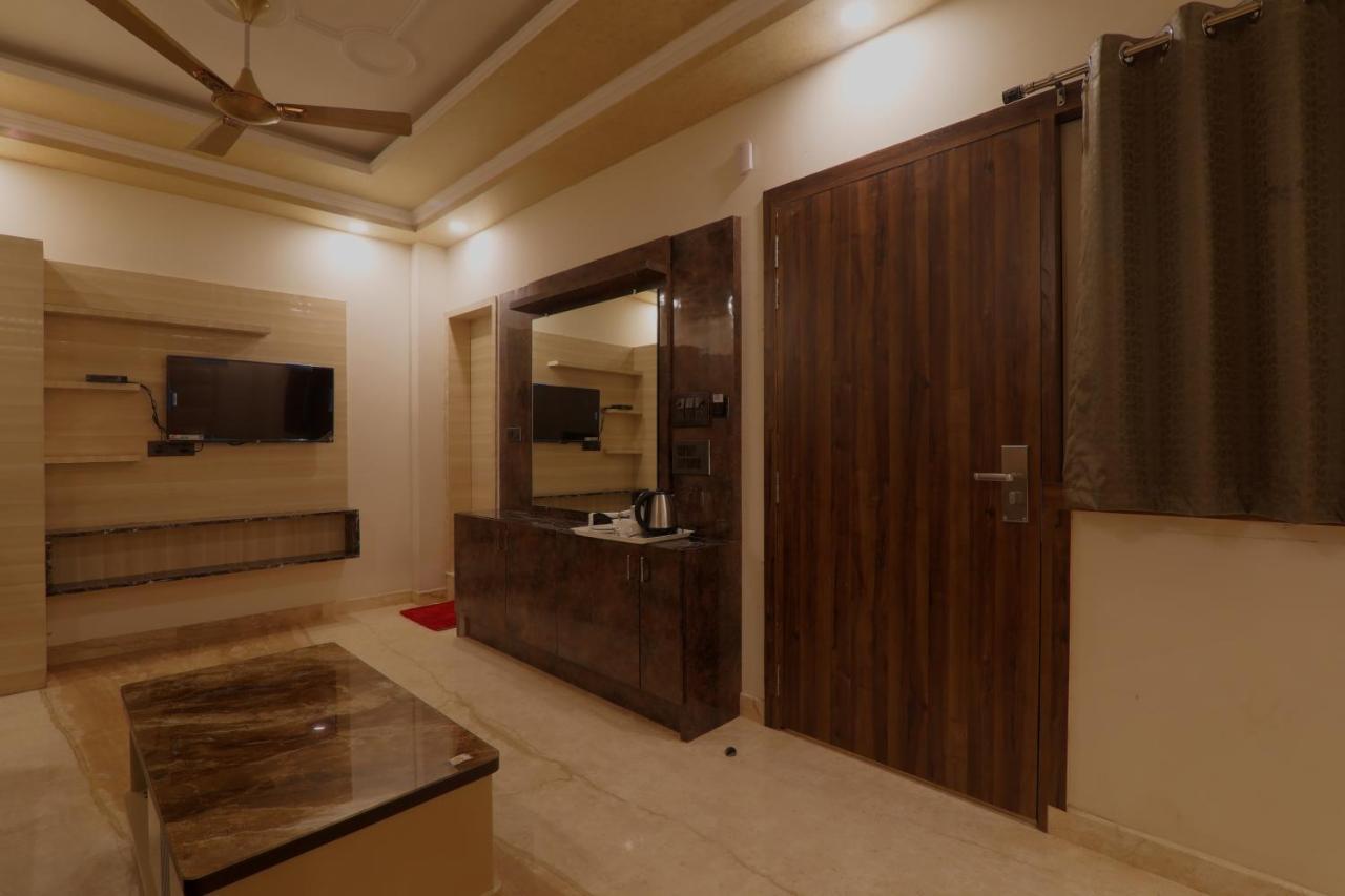 מלון לקנאו Shri Tirupati Residency מראה חיצוני תמונה