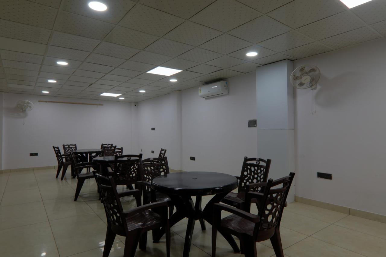 מלון לקנאו Shri Tirupati Residency מראה חיצוני תמונה