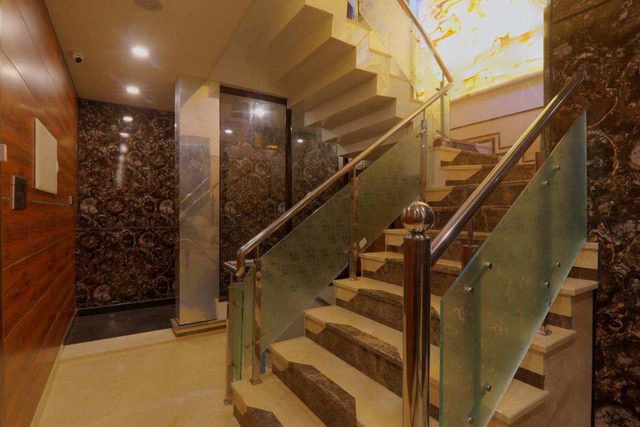 מלון לקנאו Shri Tirupati Residency מראה חיצוני תמונה