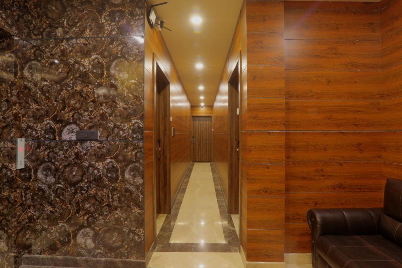 מלון לקנאו Shri Tirupati Residency מראה חיצוני תמונה