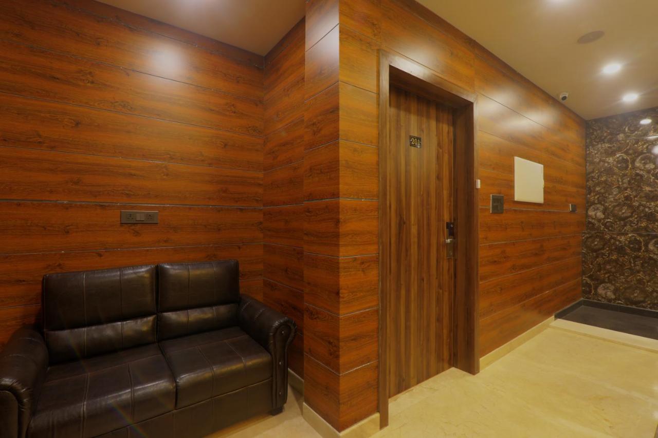 מלון לקנאו Shri Tirupati Residency מראה חיצוני תמונה