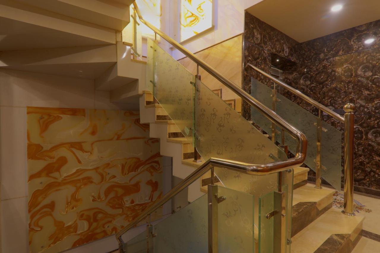 מלון לקנאו Shri Tirupati Residency מראה חיצוני תמונה