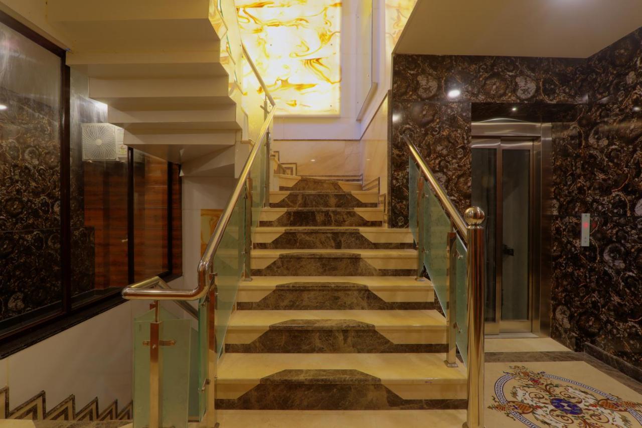 מלון לקנאו Shri Tirupati Residency מראה חיצוני תמונה